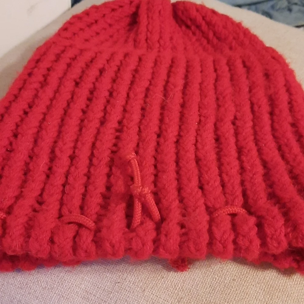 Vintage red knitted hat with drawstring ga Bulldog red